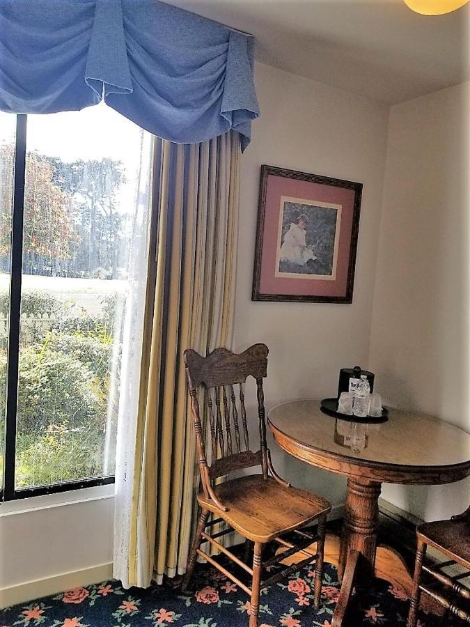 Hill House 3* Mendocino
